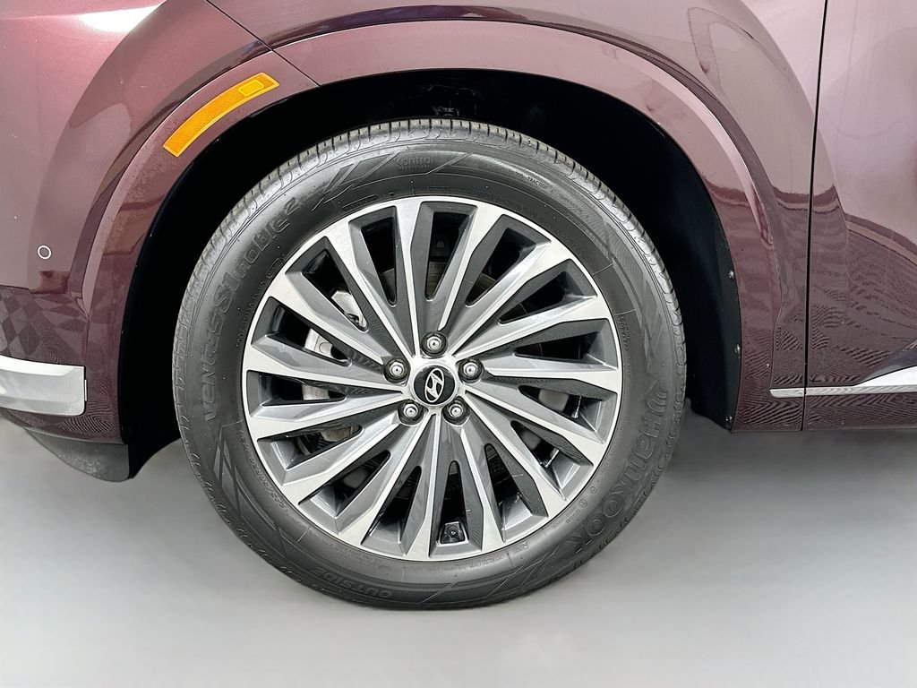 Used 2023 Red Hyundai Calligraphy image 34