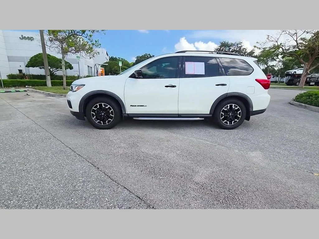 Used 2020 Pearl White Tricoat Nissan SL image 47