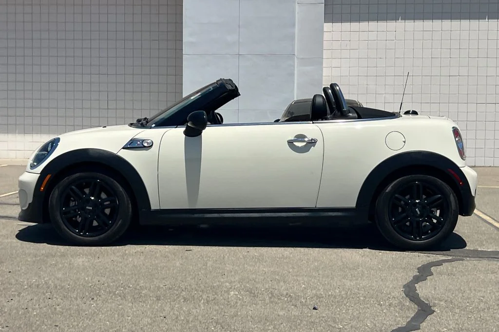 Used 2015 White MINI Base image 9