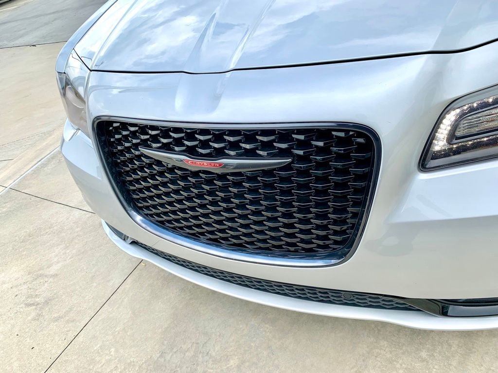Used 2021 Chrysler 300 S with VIN 2C3CCABG0MH550096 for sale in D'Iberville, MS