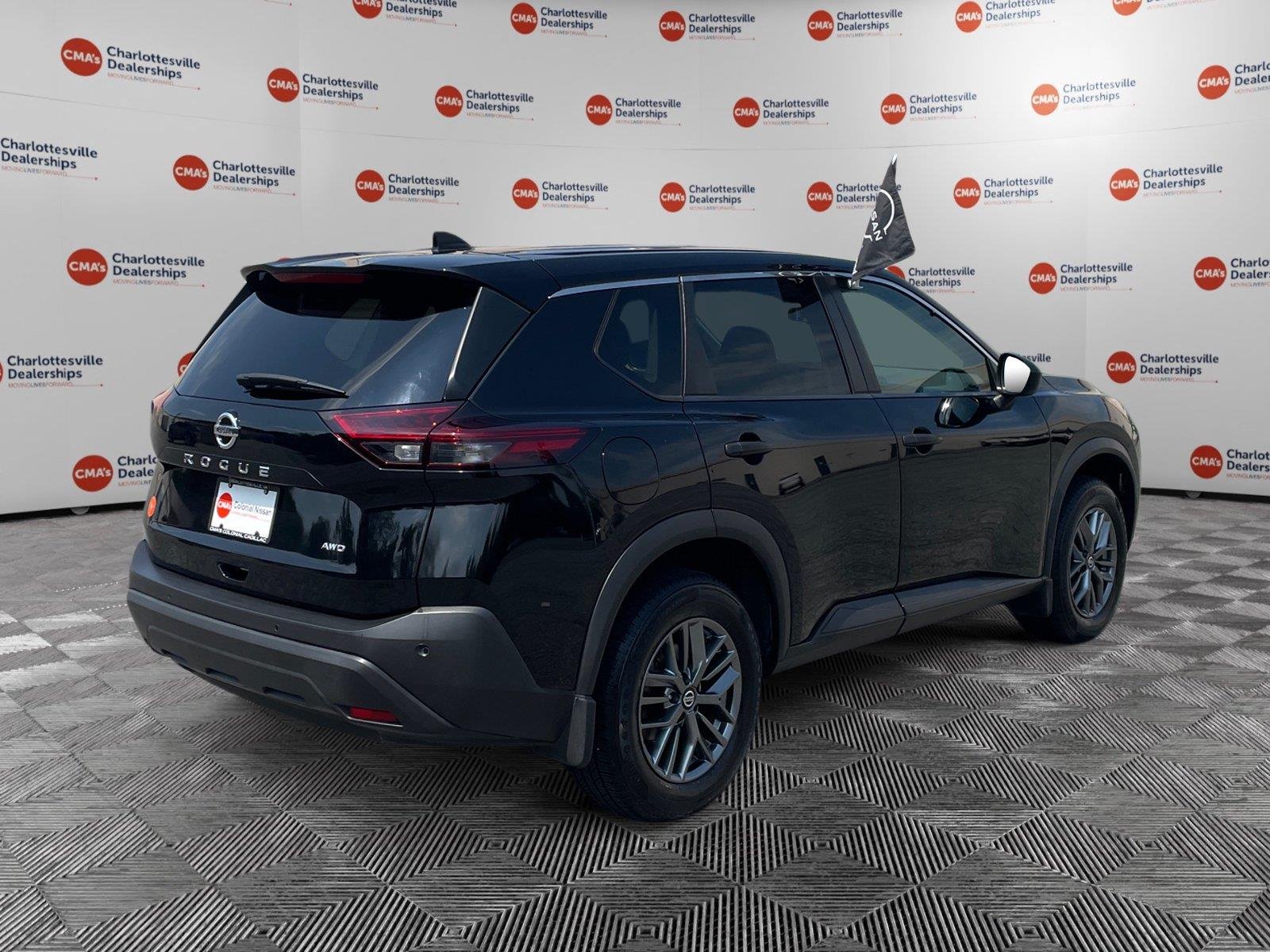 Used 2021 Super Black Nissan S image 5