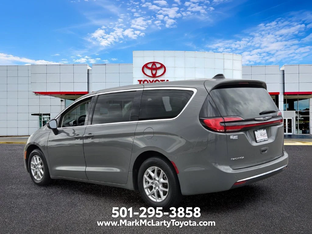 Used 2023 White Chrysler Touring L image 3