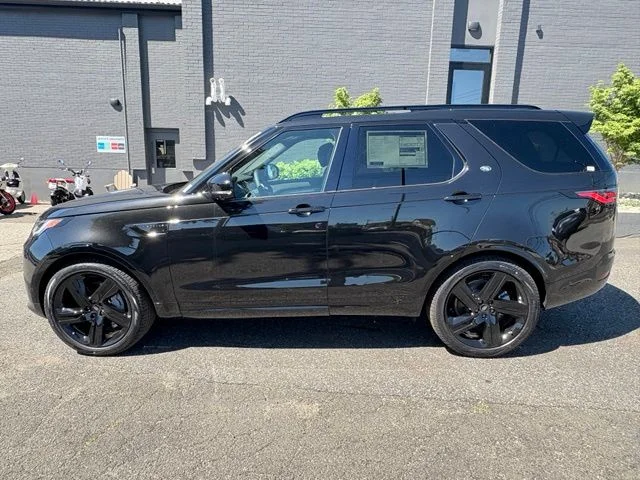 New 2026 Santorini Black Land Rover Dynamic SE image 5