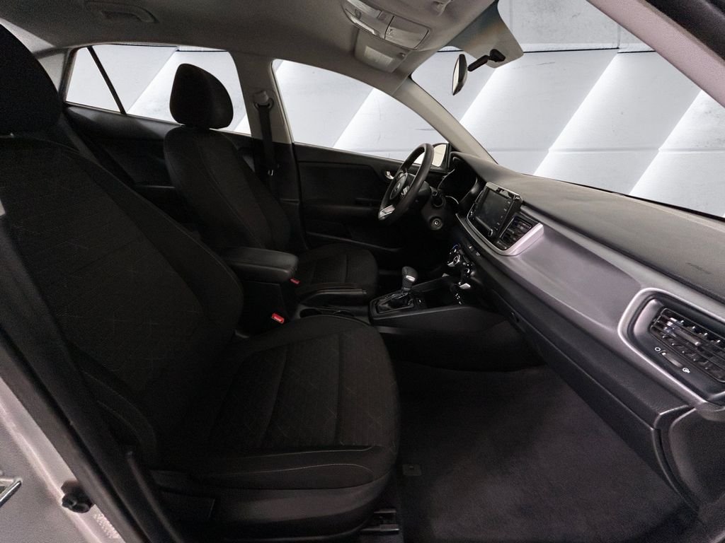 Used 2019 Silver Kia S image 13
