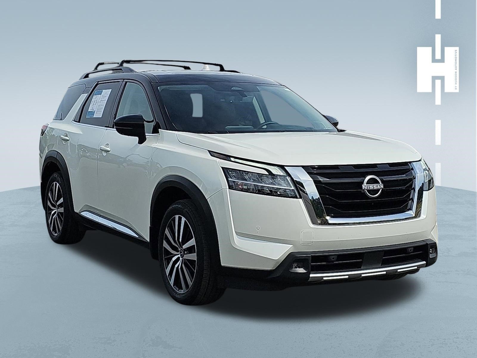 2023 Nissan Pathfinder Platinum 4WD's photo