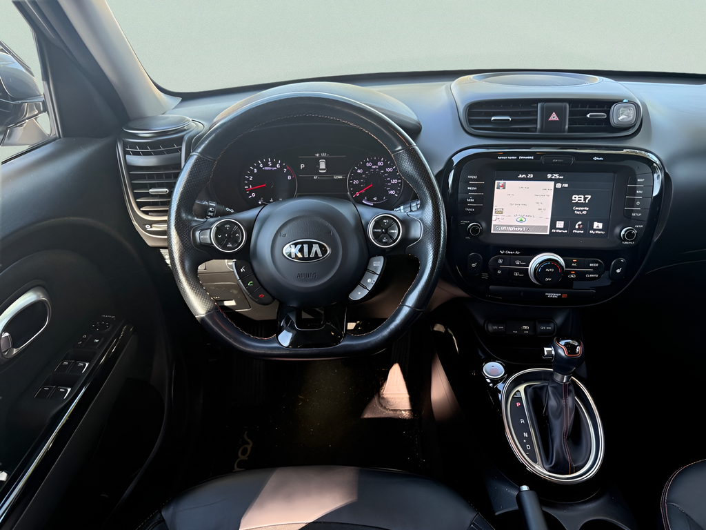 Used 2018 Gray Kia Exclaim image 21