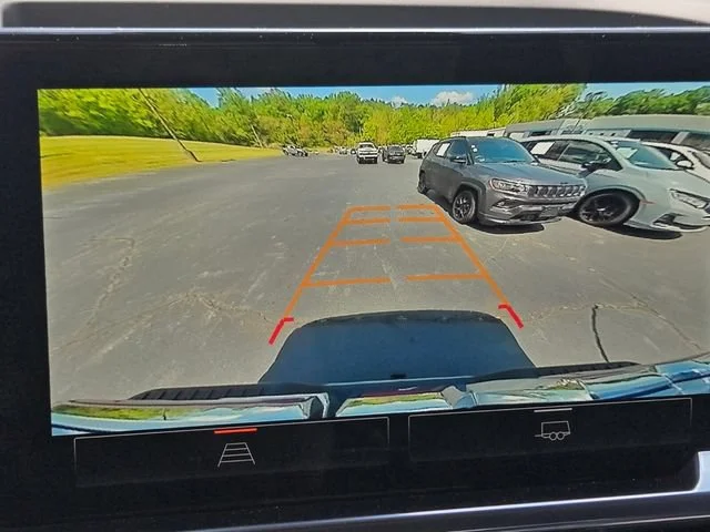 Used 2025 Sterling Metallic GMC Elevation image 29