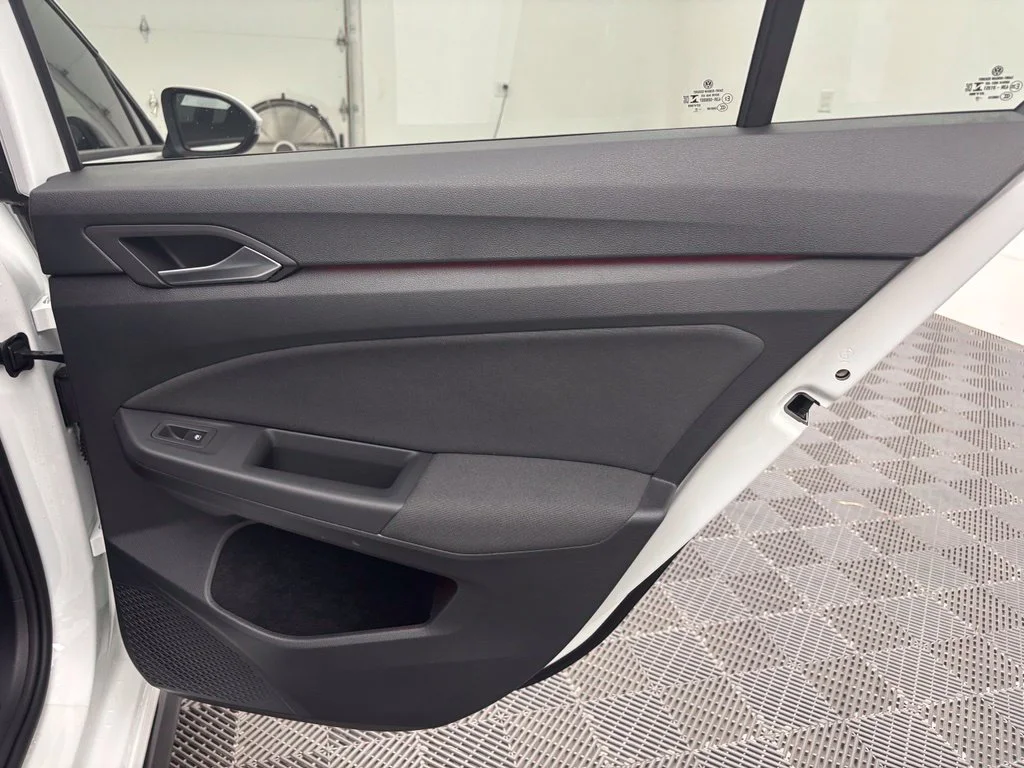 Used 2022 White Volkswagen 2.0T SE image 36
