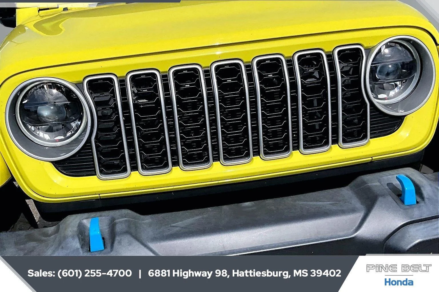 Used 2024 High Velocity Clearcoat Jeep Sahara image 22