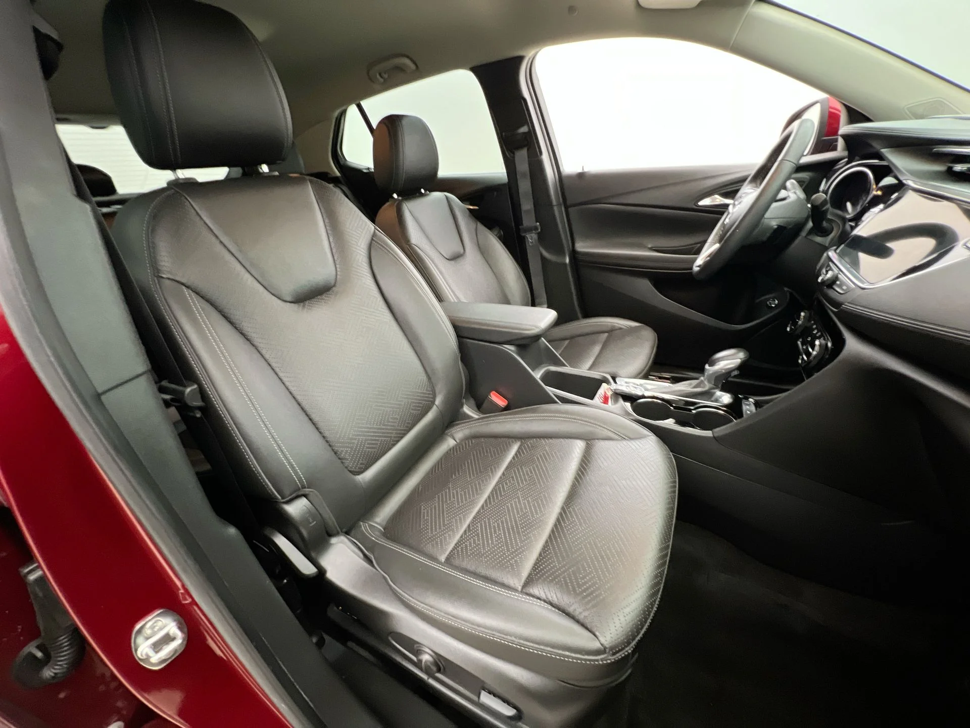 Used 2023 Red Buick Essence image 15