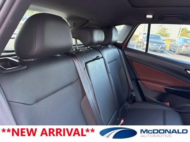 Used 2022 Red Volkswagen Pro S image 11
