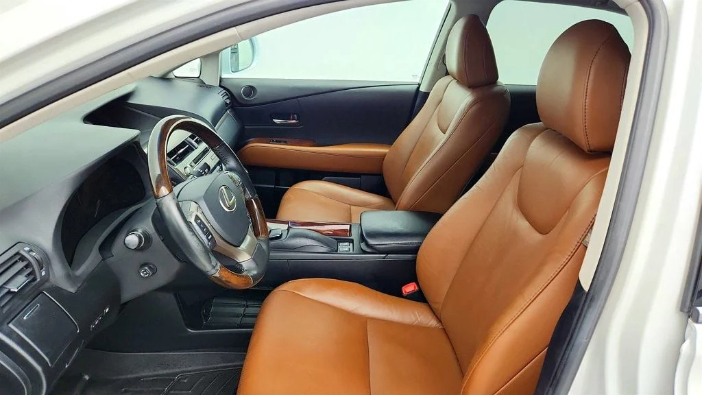 Used 2013 Starfire Pearl Lexus AWD 4dr w/ Navigation, Blind Spot Monitor & Heated/Cooled Seats image 22