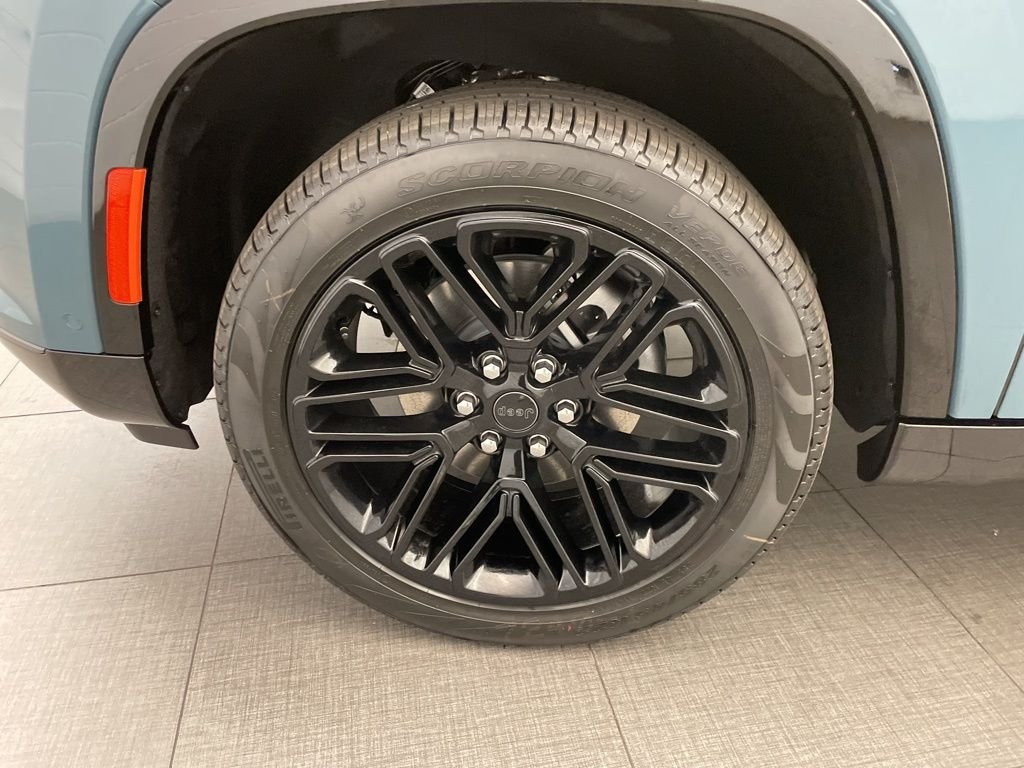 New 2026 Steel Blue Exterior Paint Jeep Limited Reserve image 10