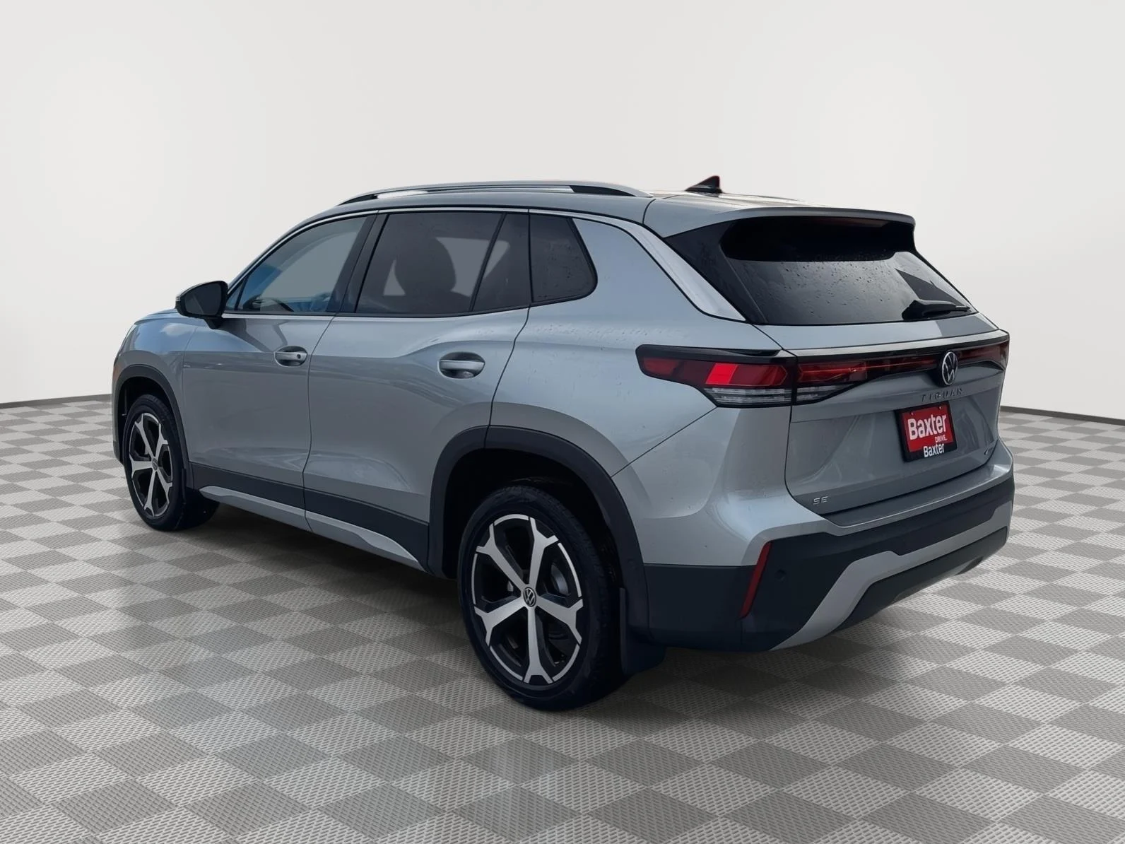 2025 Volkswagen Tiguan SE - Photo 9