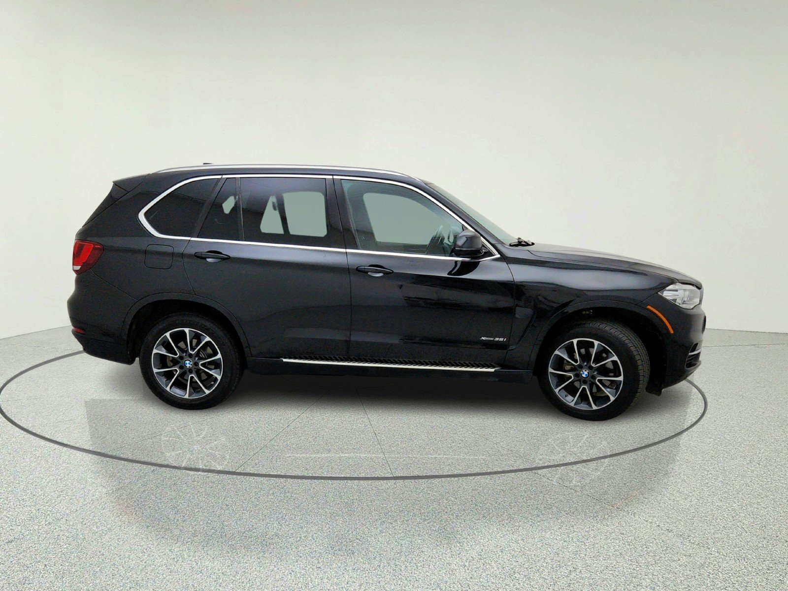 Used 2018 BLACK SAPPHIRE BMW xDrive35i image 12