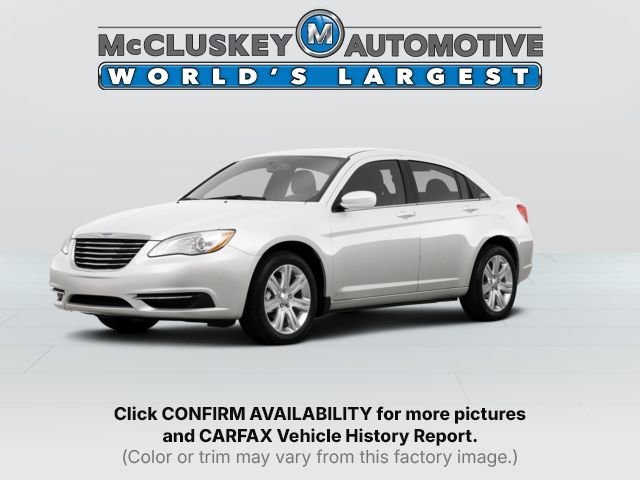 2013 Chrysler 200 Touring's photo