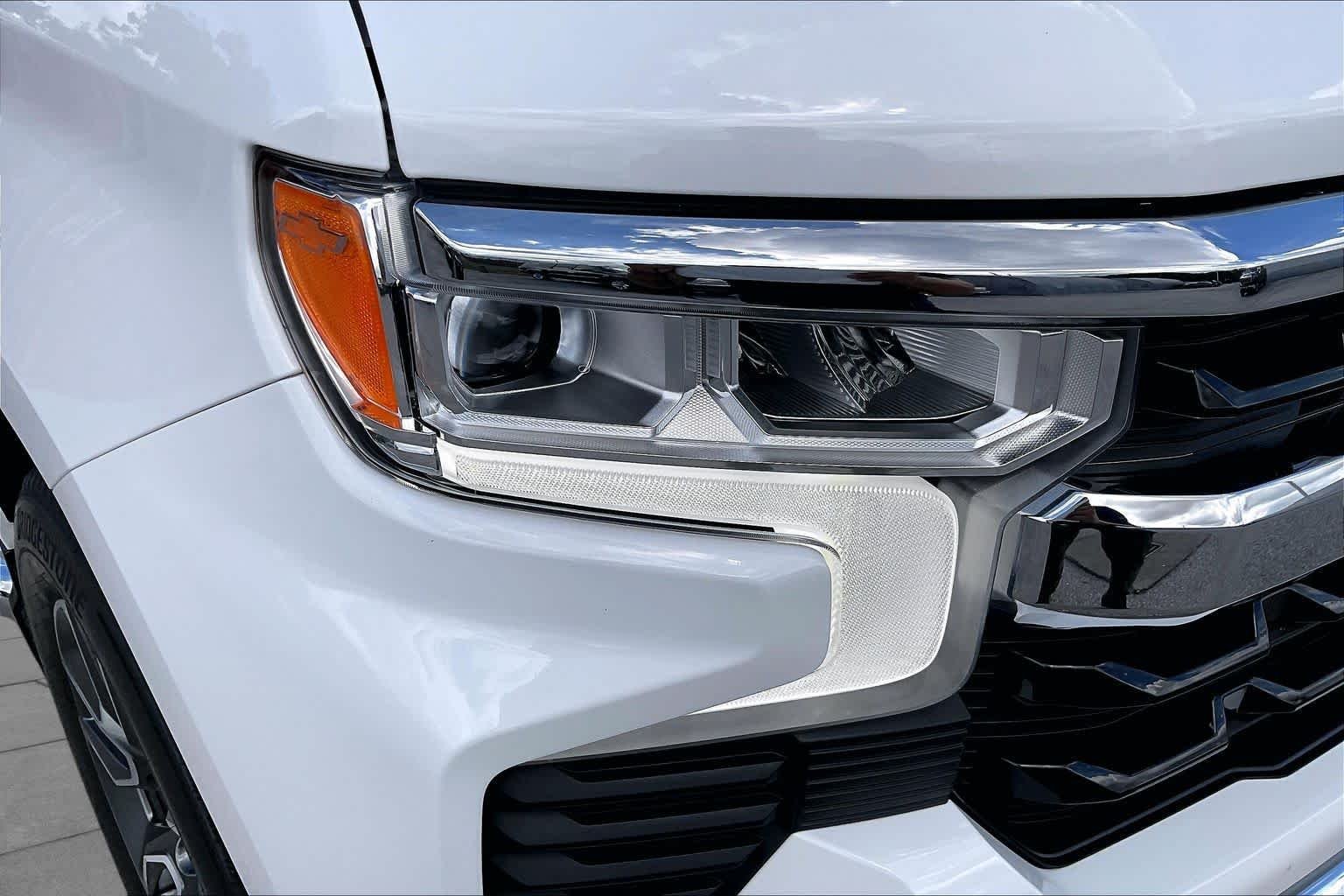 Used 2023 Summit White Chevrolet LT image 27