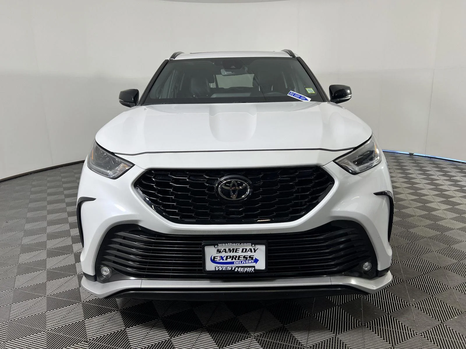 Used 2024 Wind Chill Pearl Toyota XSE image 8