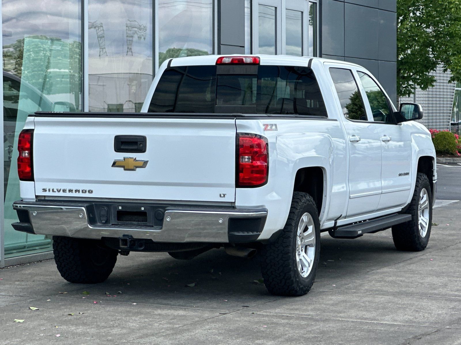 Used 2015 Summit White Chevrolet LT image 3