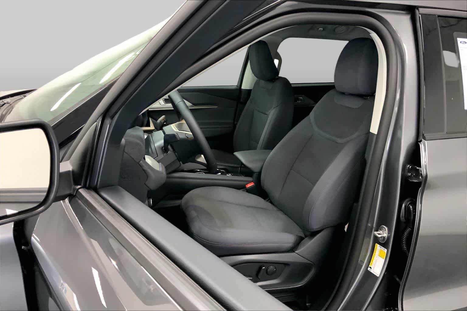 New 2026 Carbonized Gray Metallic Ford Active image 8