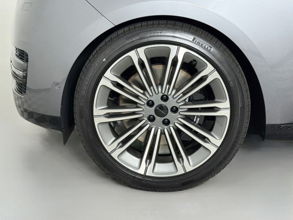 New 2026 Eiger Grey Land Rover SE image 33
