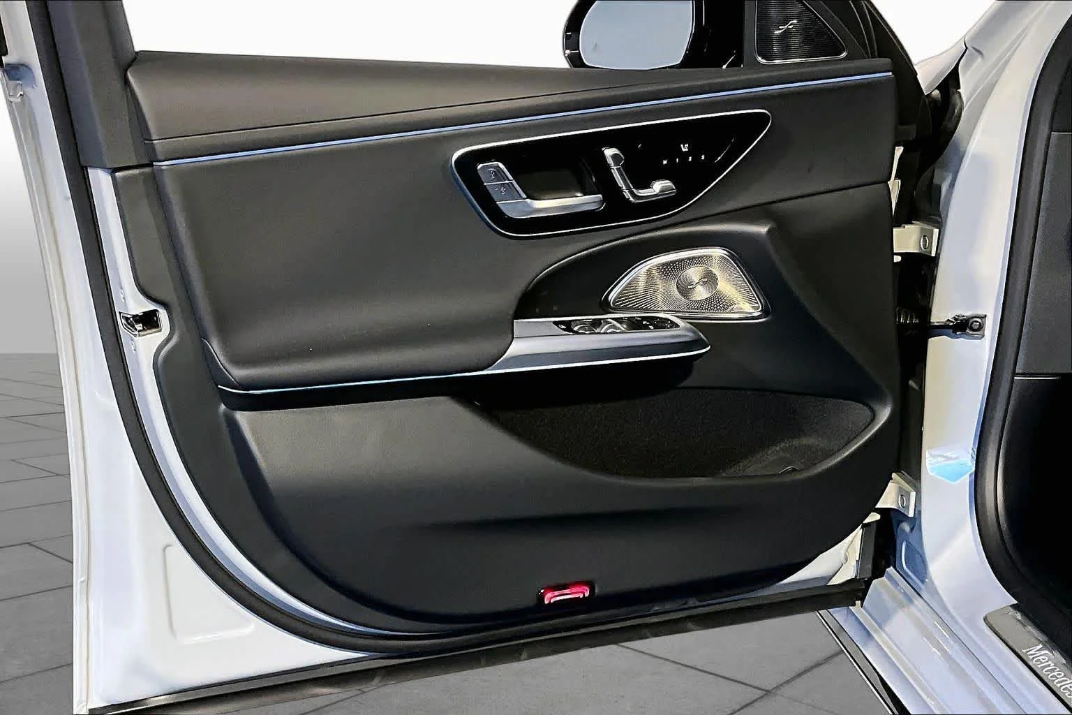 New 2026 MANUFAKTUR Alpine Grey Mercedes-Benz E 350 image 11