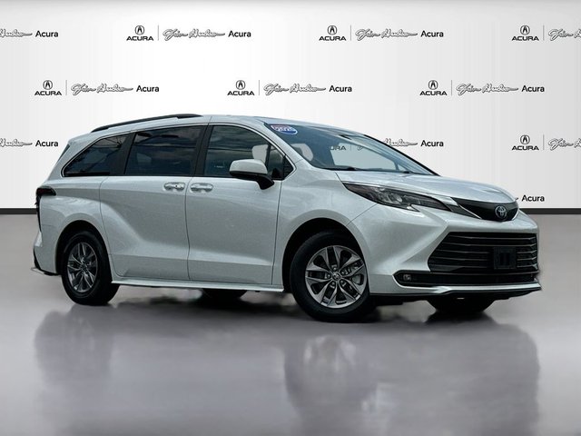 2025 Toyota Sienna XLE