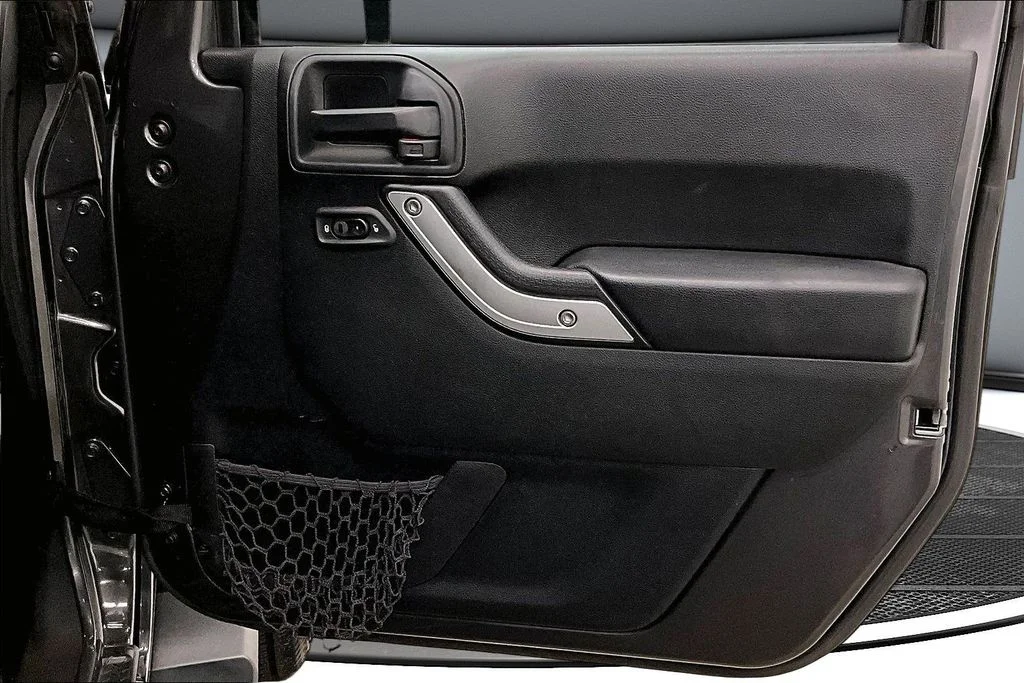 Used 2018 Gray Jeep Unlimited Rubicon image 29