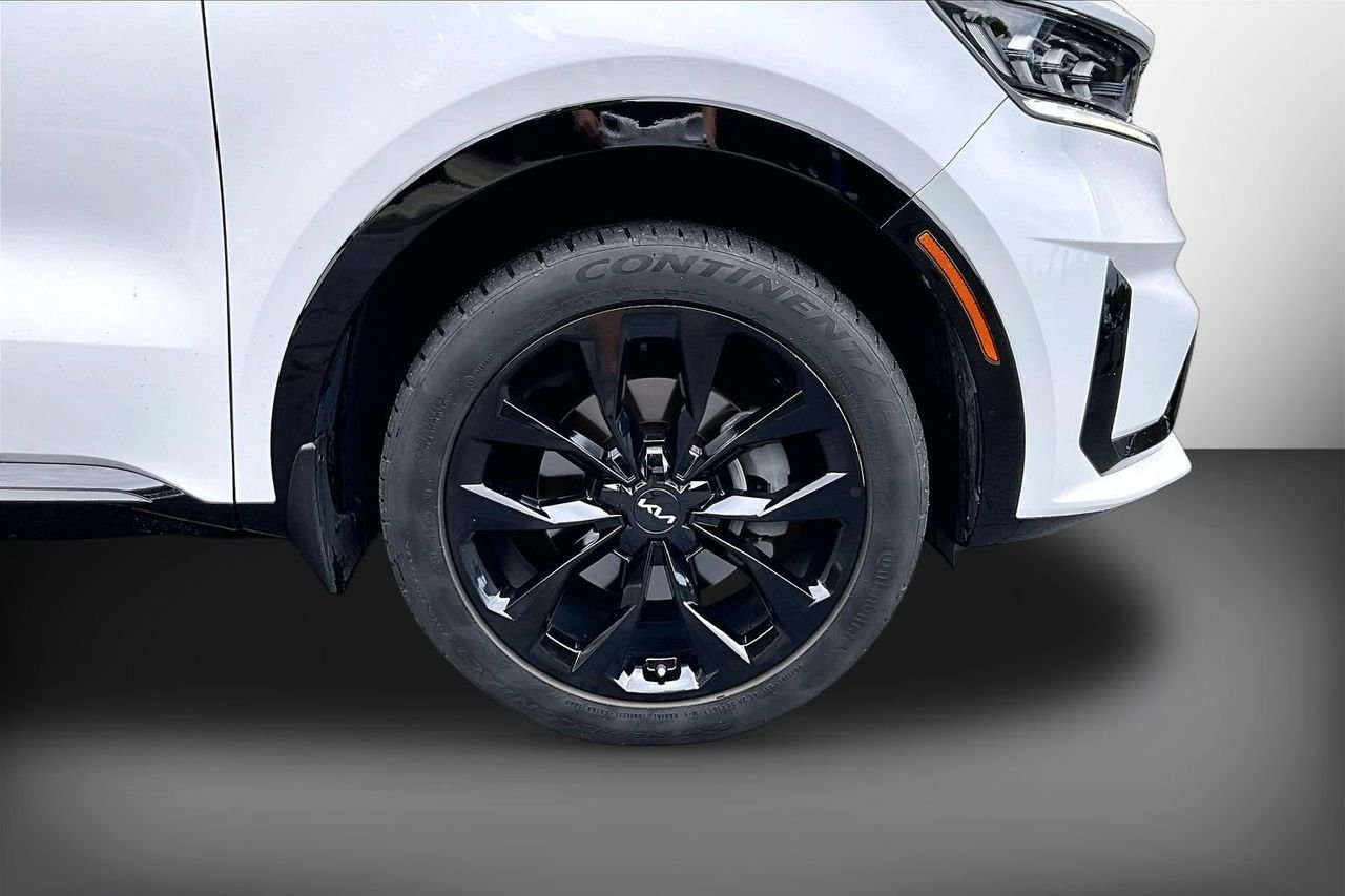 Used 2022 White Kia SX image 34