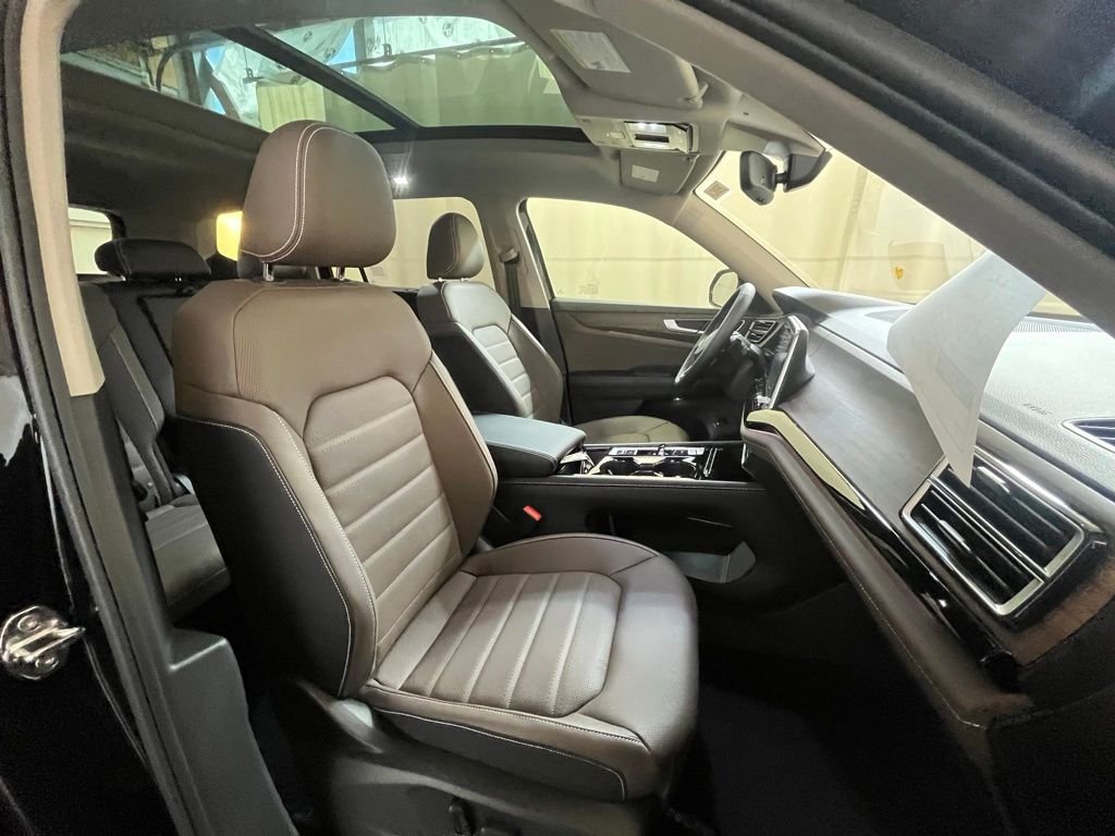 New 2026 Black Volkswagen 2.0T SEL image 10