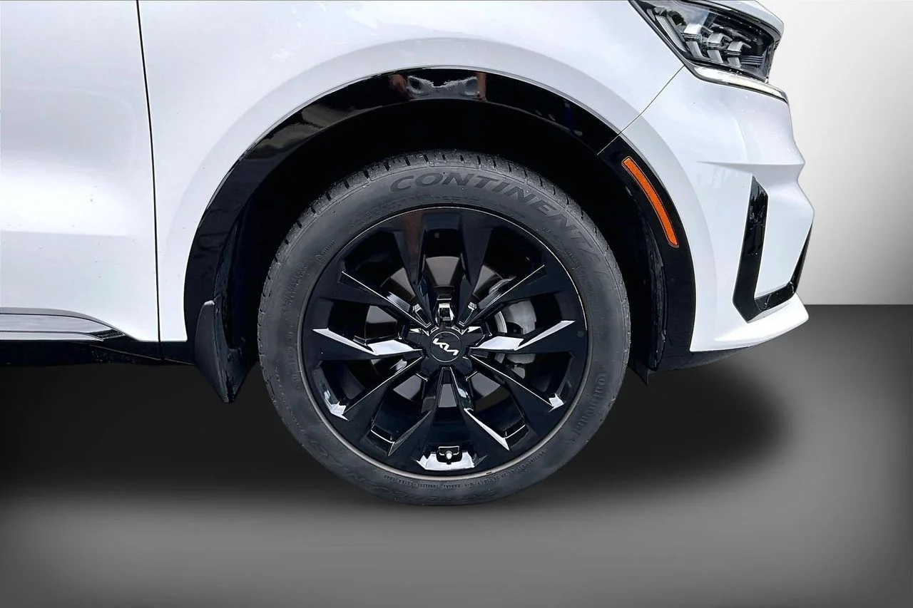 Certified Used 2022 White Kia SX image 34