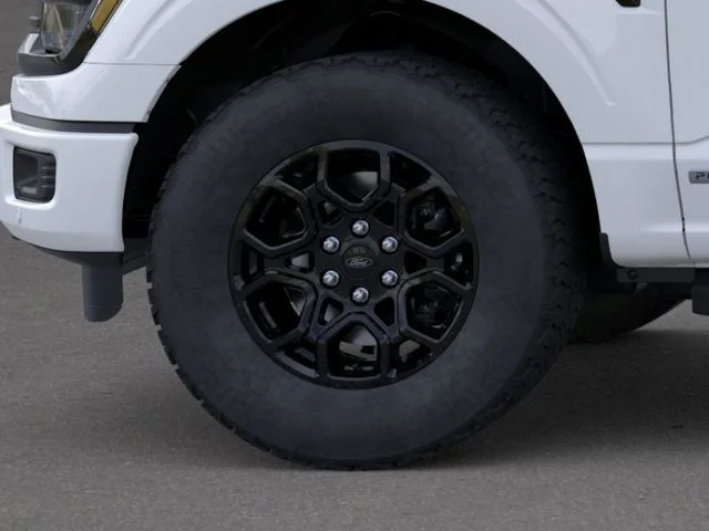 New 2026 Oxford White Ford XLT image 19