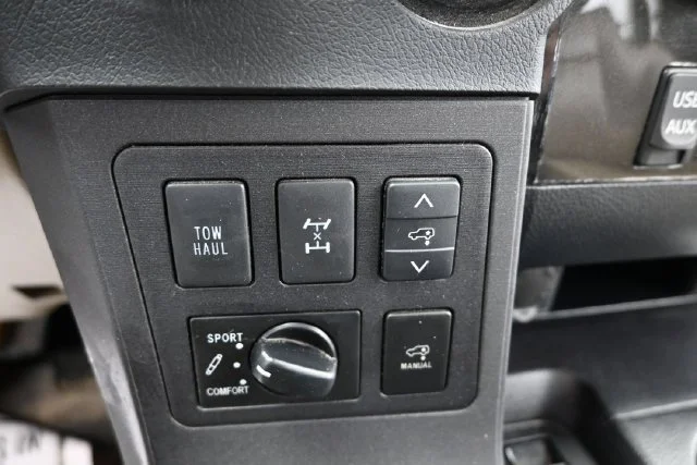 Used 2018 Shoreline Mist Toyota Platinum image 26