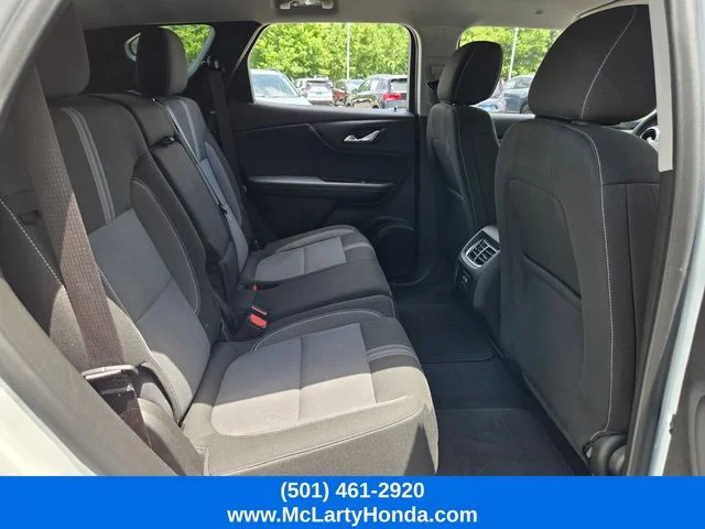 Used 2025 Summit White Chevrolet LT image 15