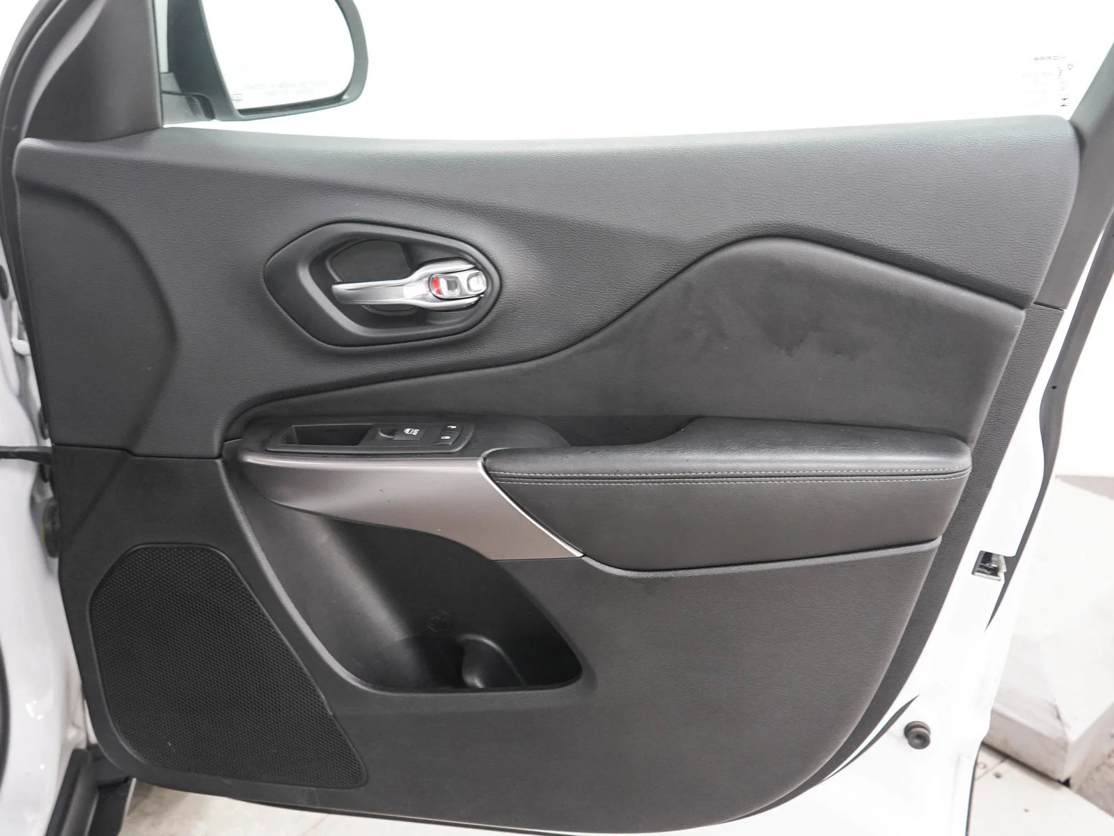 Used 2019 Bright White Clearcoat Jeep Limited image 11