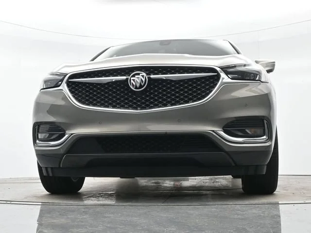 Used 2018 Includes Spectra Gray lower exterior accent color. Buick Avenir image 27
