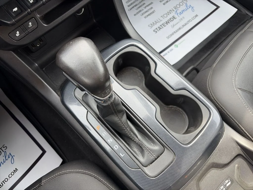 Used 2022 Gray Chevrolet Z71 image 25