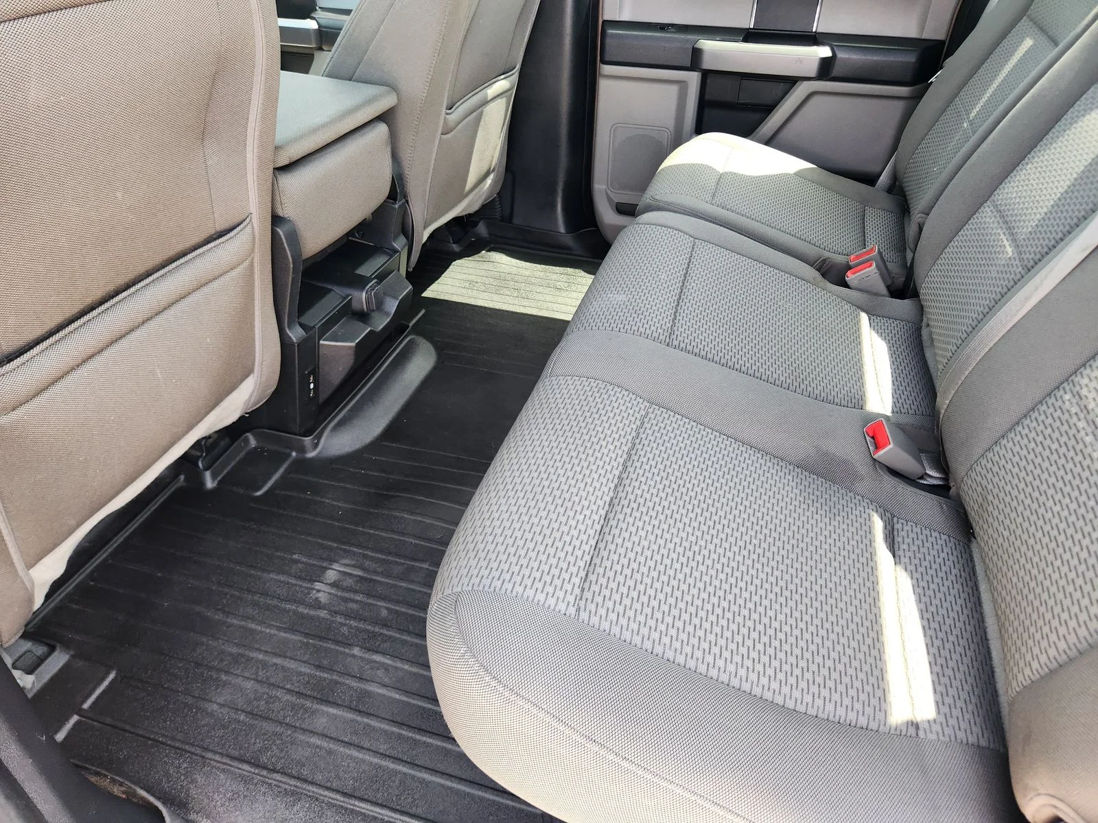 Used 2020 Gray Ford XLT image 29