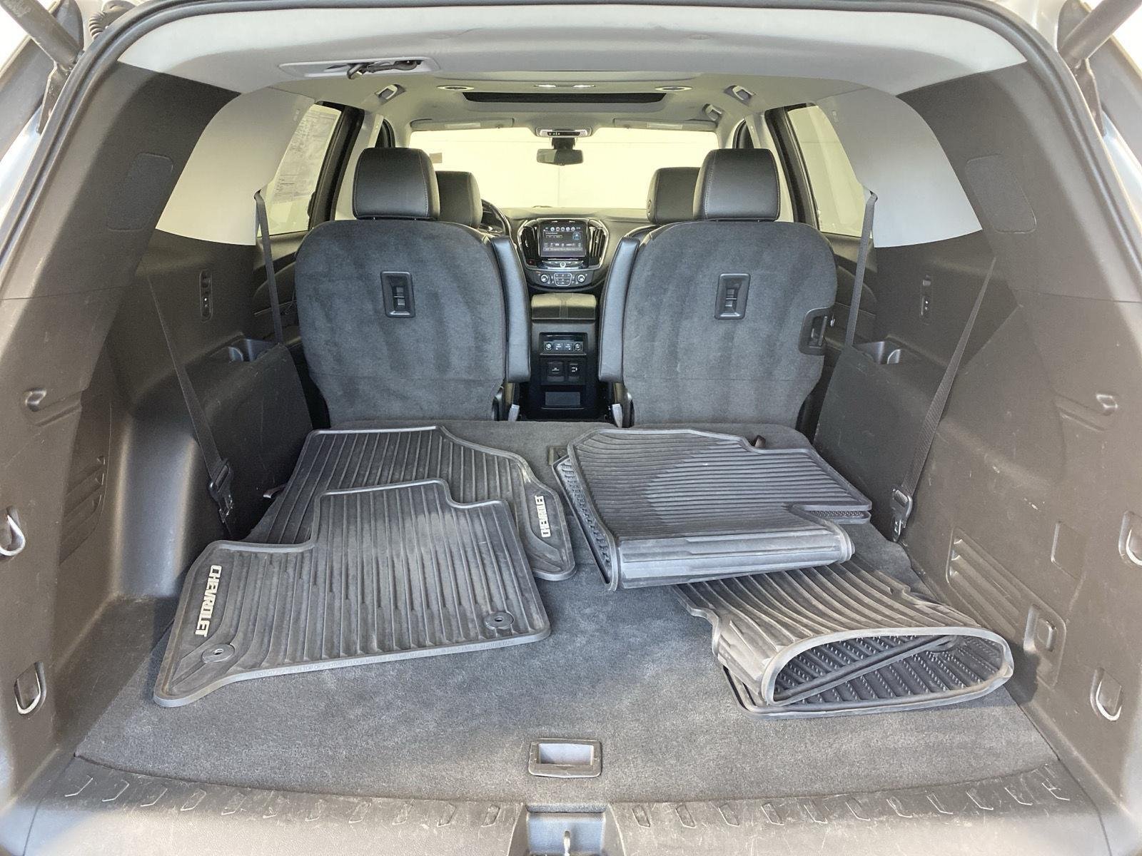 Used 2019 Silver Ice Metallic Chevrolet Premier image 7