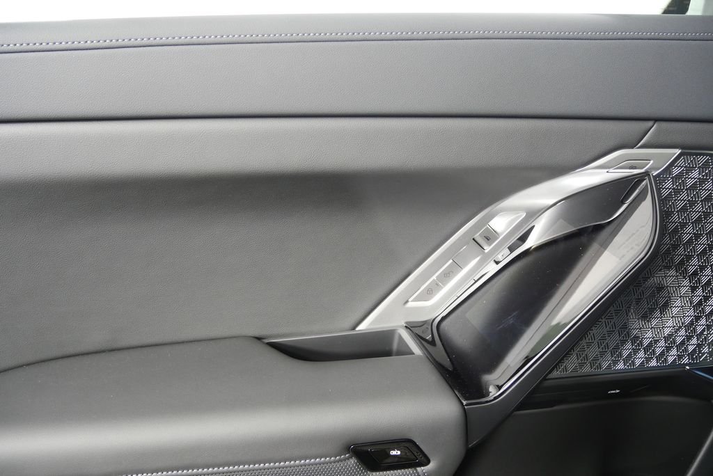 Used 2026 Black Sapphire Metallic BMW 750e xDrive image 14