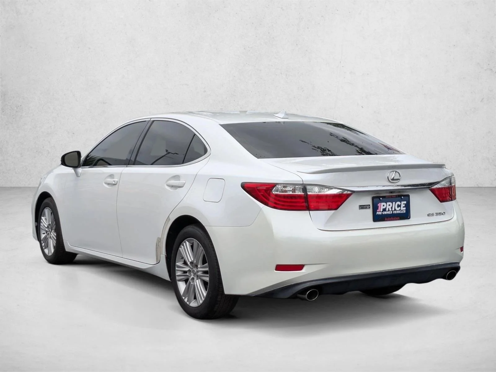 Used 2014 Starfire Pearl Lexus  image 8