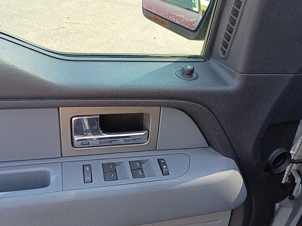 Used 2011 Ingot Silver Metallic Ford XLT image 16