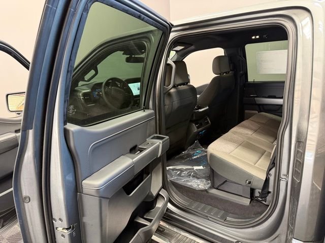 New 2026 Carbonized Gray Metallic Ford XLT image 18