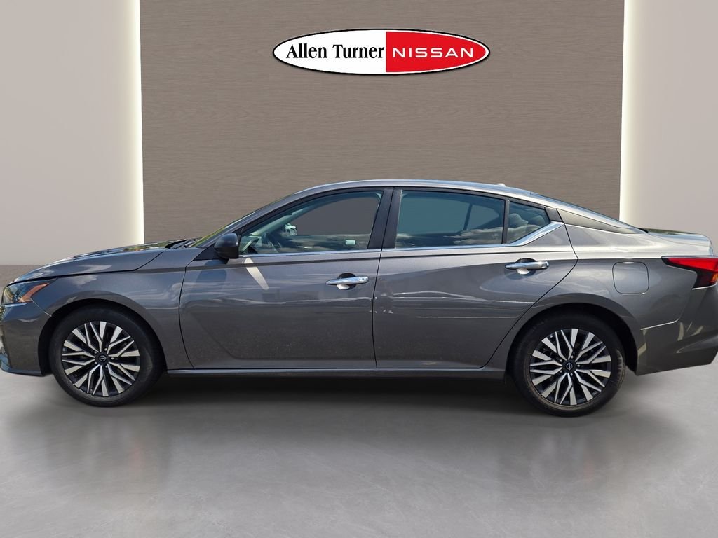 Used 2024 Gray Nissan 2.5 SV image 7