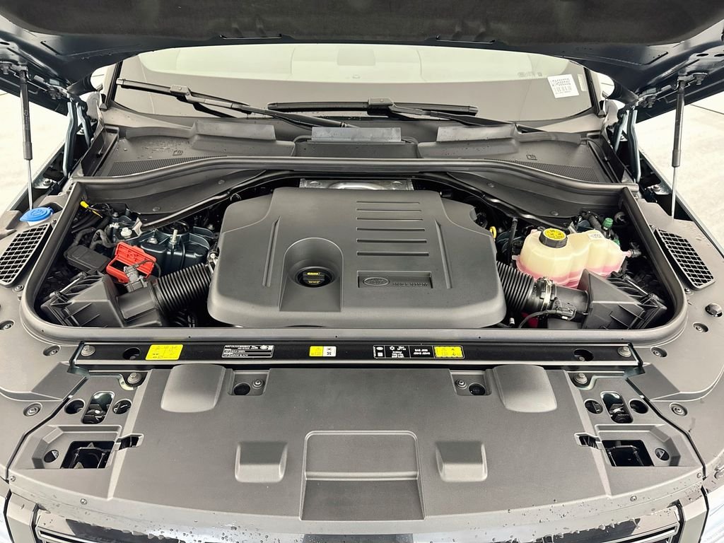 New 2026 Giola Green Land Rover Dynamic SE image 31