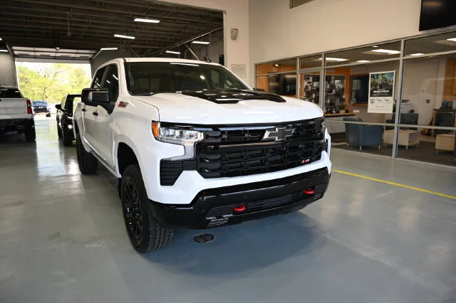 2026 Chevrolet Silverado 1500 LT Trail Boss - Photo 3