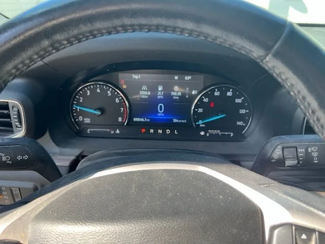 Used 2022 White Ford Limited image 6
