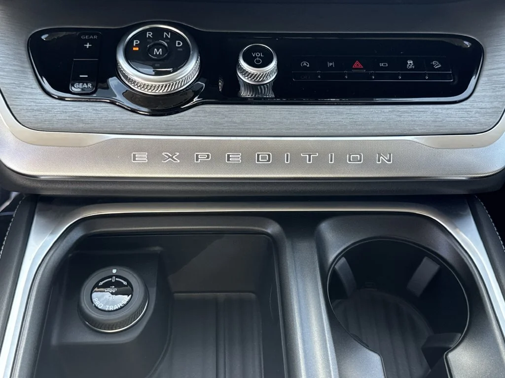 New 2027 Black Ford Platinum image 34