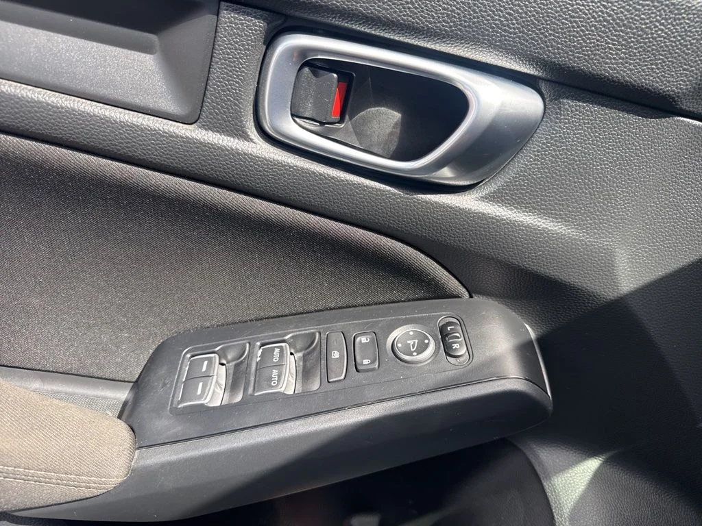 Used 2023  Honda Sport image 13