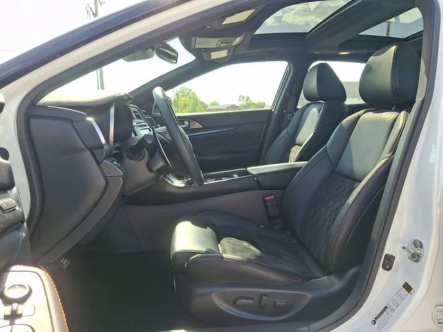 Used 2023 White Nissan SR image 13